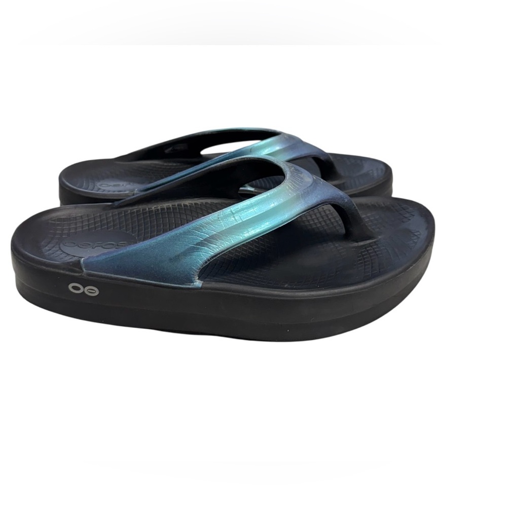 OOFOS Blue Iridescent Recovery Sandals/Flip Flops Women’s Size 10